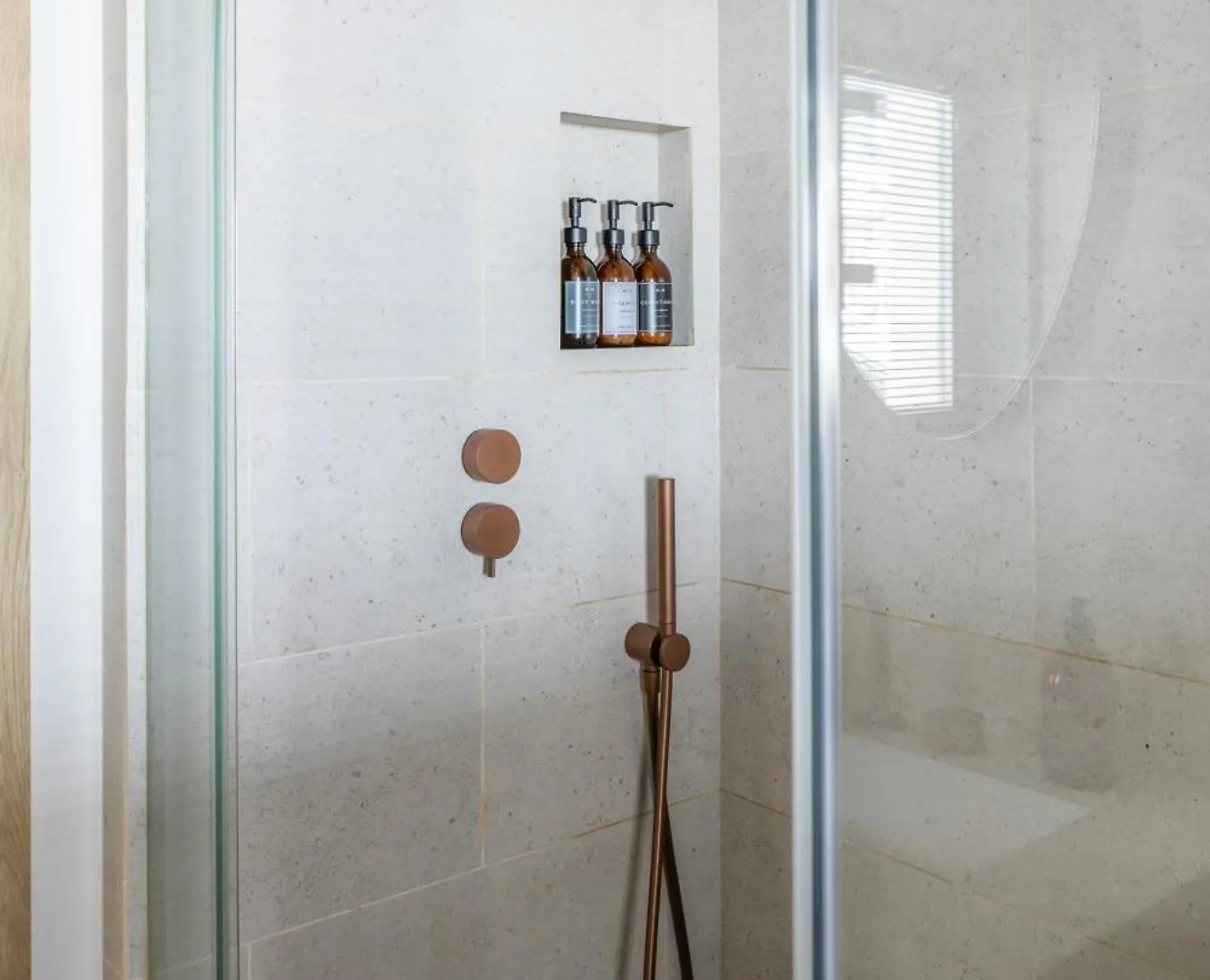 1 Bedroom Apartment Plus Mezzanine Σαμονί