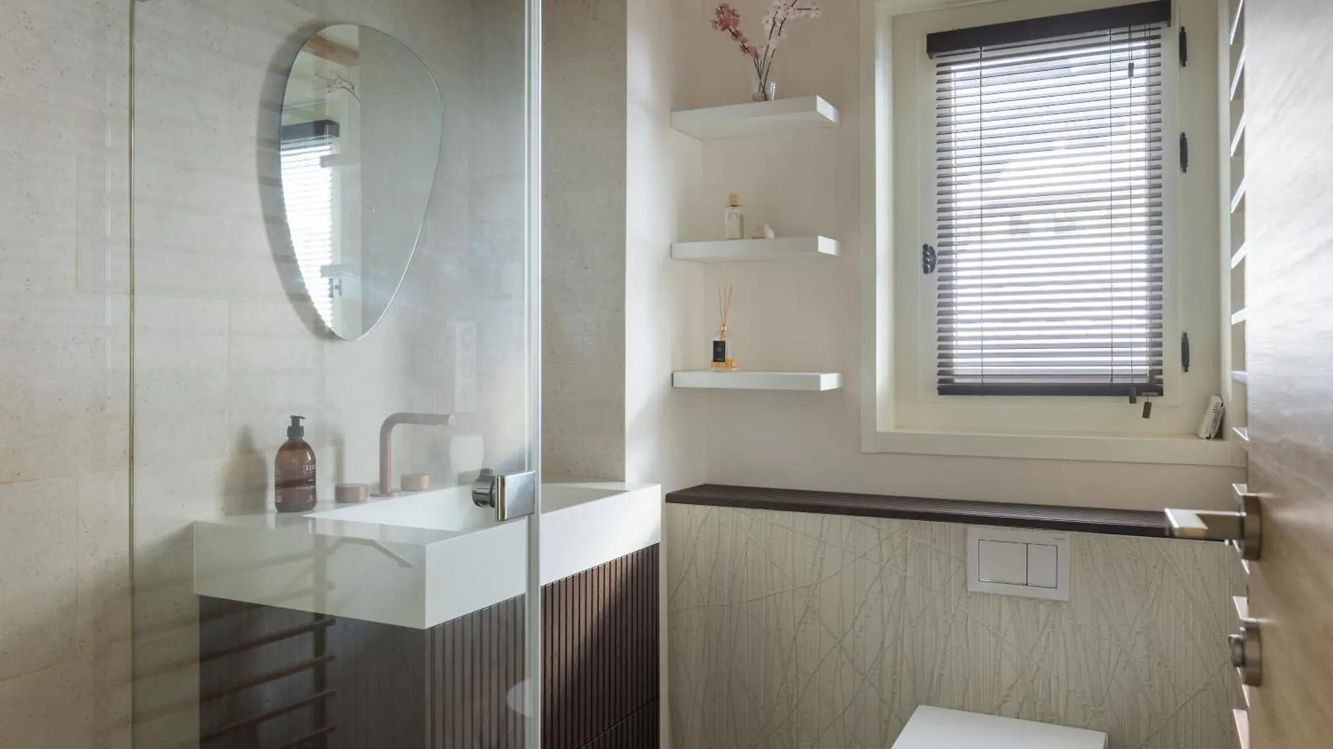 1 Bedroom Apartment Plus Mezzanine Σαμονί